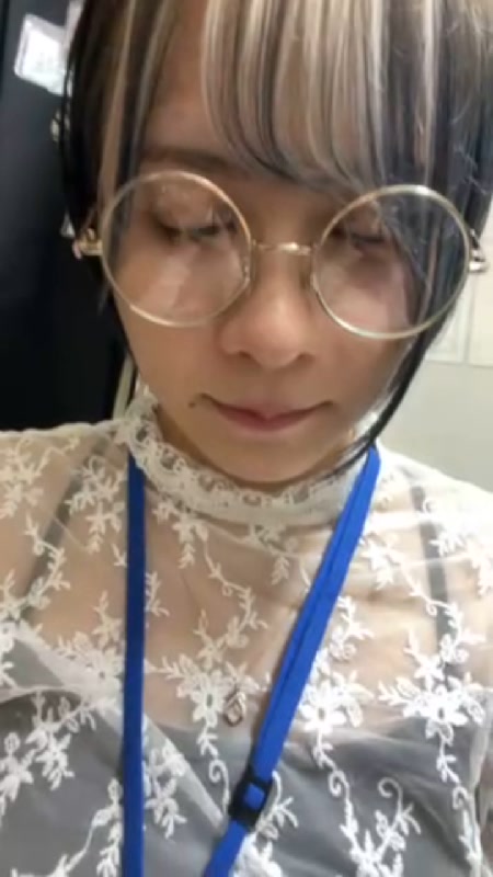 ガールズバーから配信！エロ眼鏡女子になった - 202299(金) 2:20開始 - ニコニコ生放送